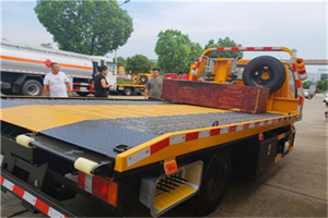 临江附近拖车电话号码服务