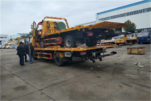 临江同城汽车补胎