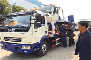 临江汽车道路救援拖车价格